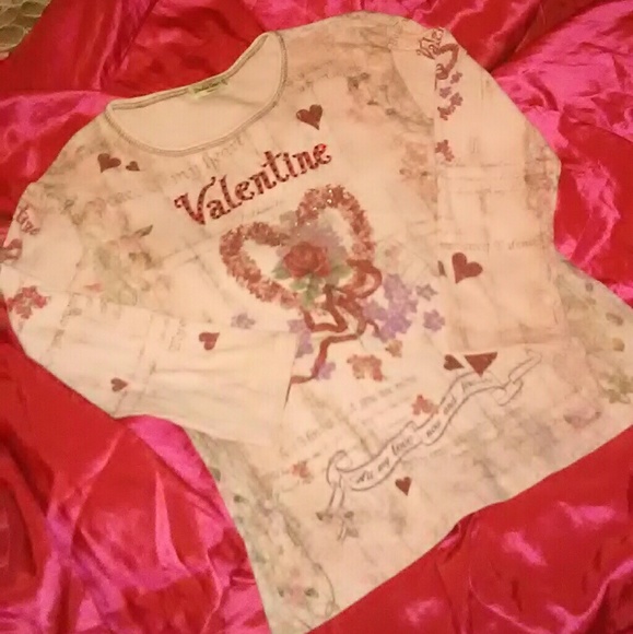 Ladies Set of two Valentine's Shirts - Picture 4 of 8